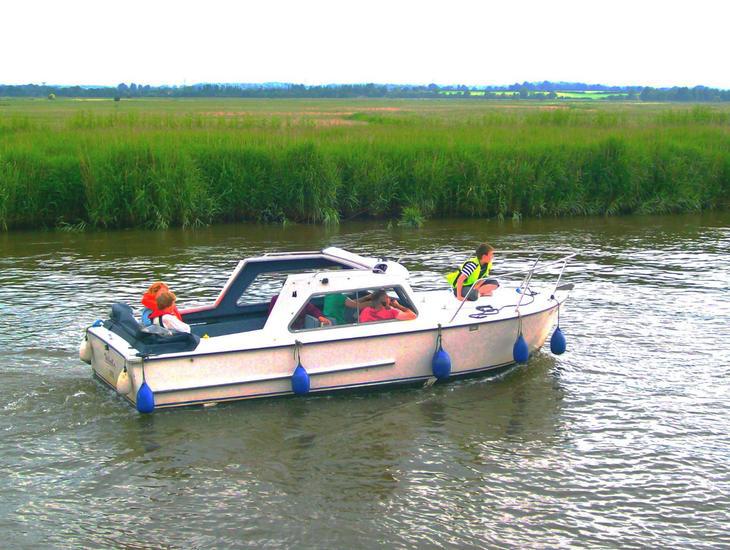 oulton broad boat tours