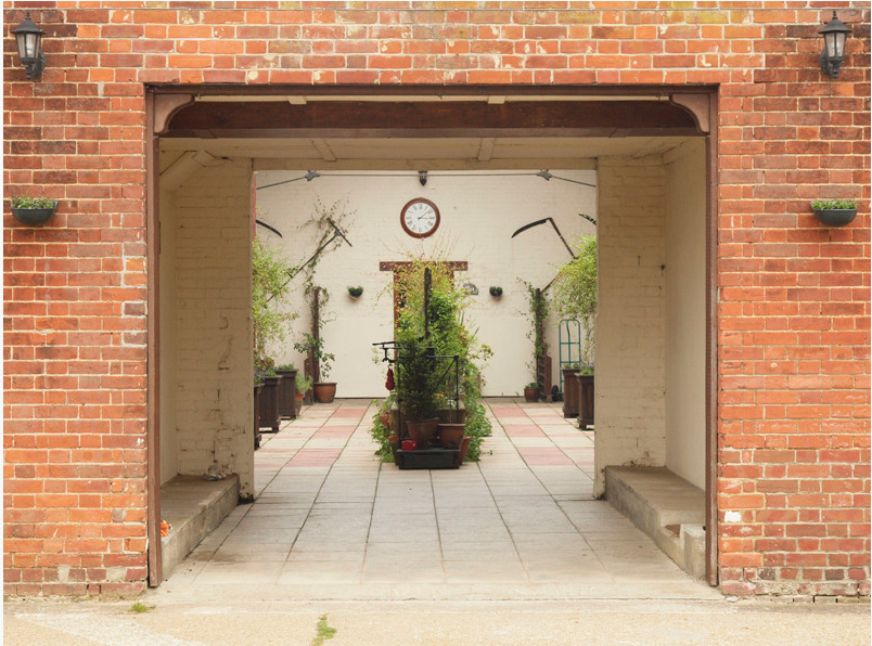 Hall Farm Cottage Courtyard