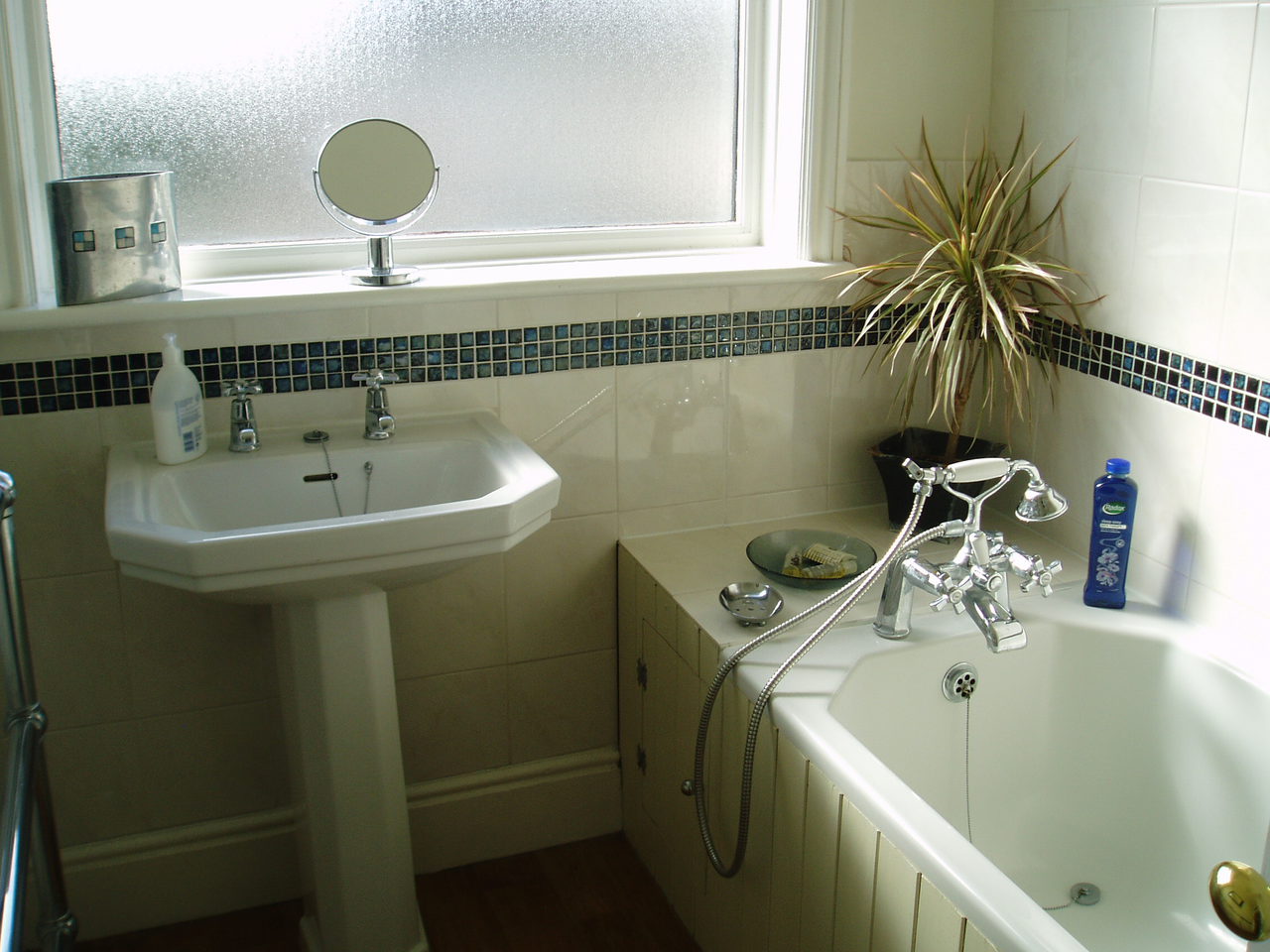 En-suite bathroom