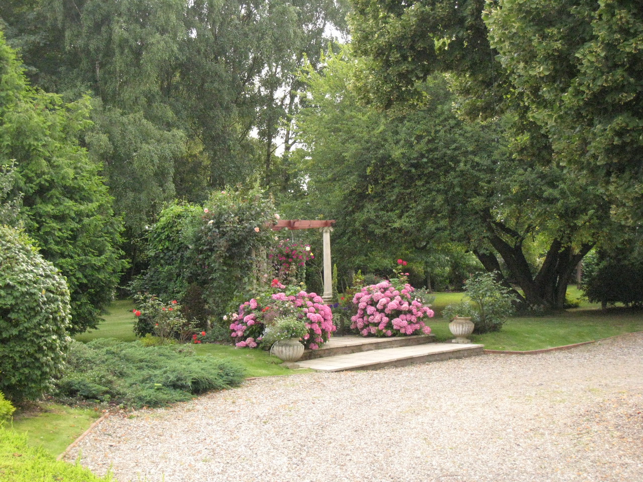 Pergola and car park near reception area