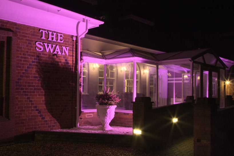 The Swan Motel Gillingham illuminated