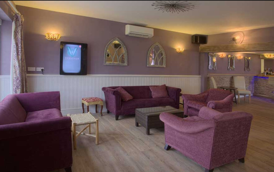 Sofa area at The Swan Motel Gillingham