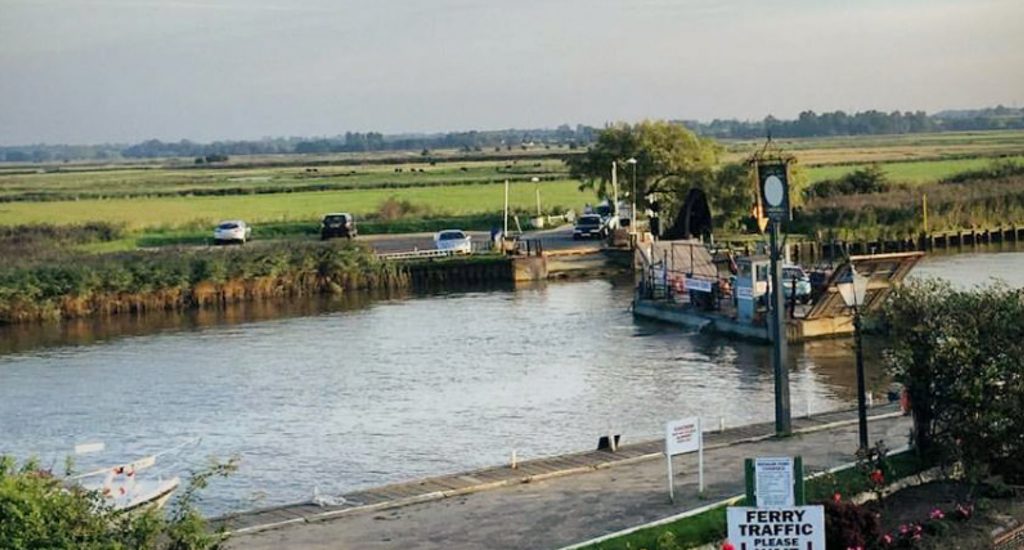 Chain Ferry Docking