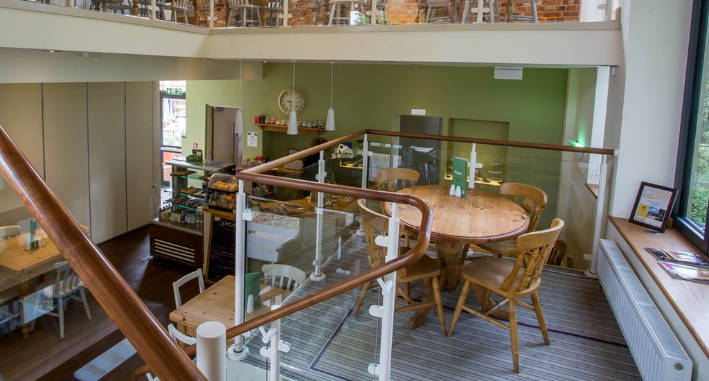 Middle Mezzanine Table