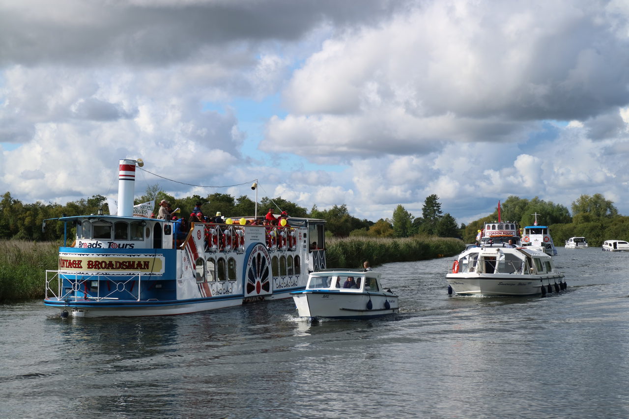 Passenger Boats, Day Boats and Motor Cruisers