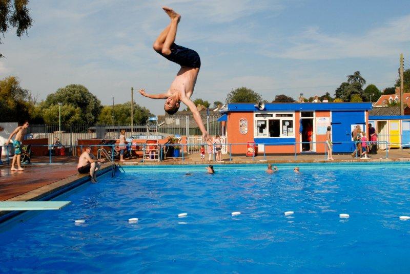 Beccles Lido Springboard Action