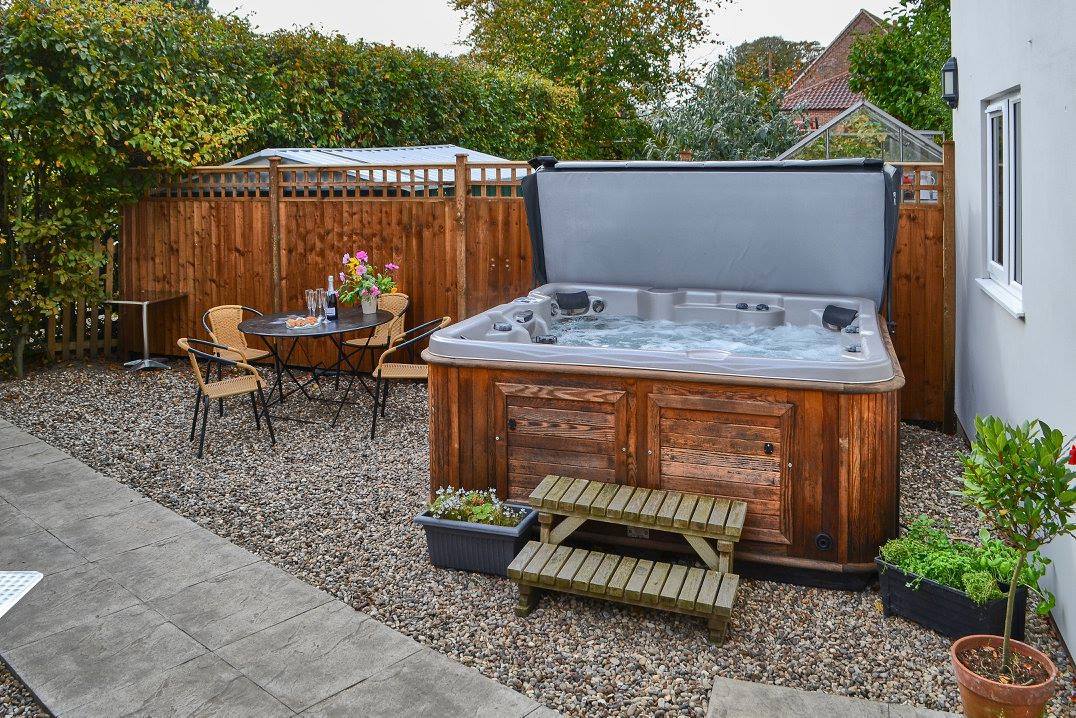 Farthing Cottage Hot Tub