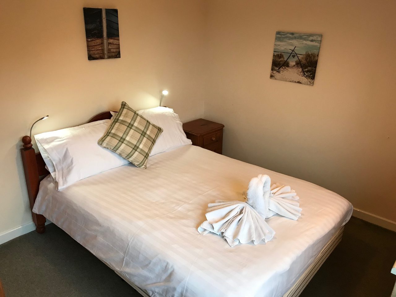 Horning Lodge Bedroom