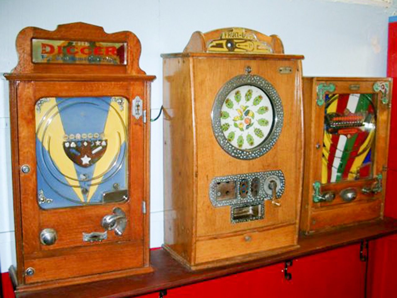 Old Penny Machines 008