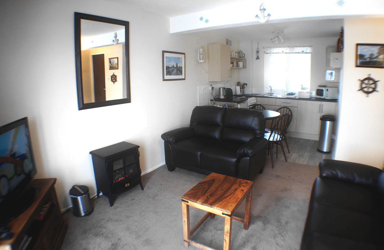 Large Lounge4