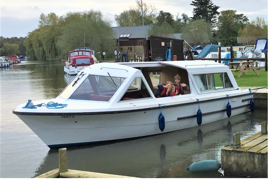 Simpsons Picnic Boat
