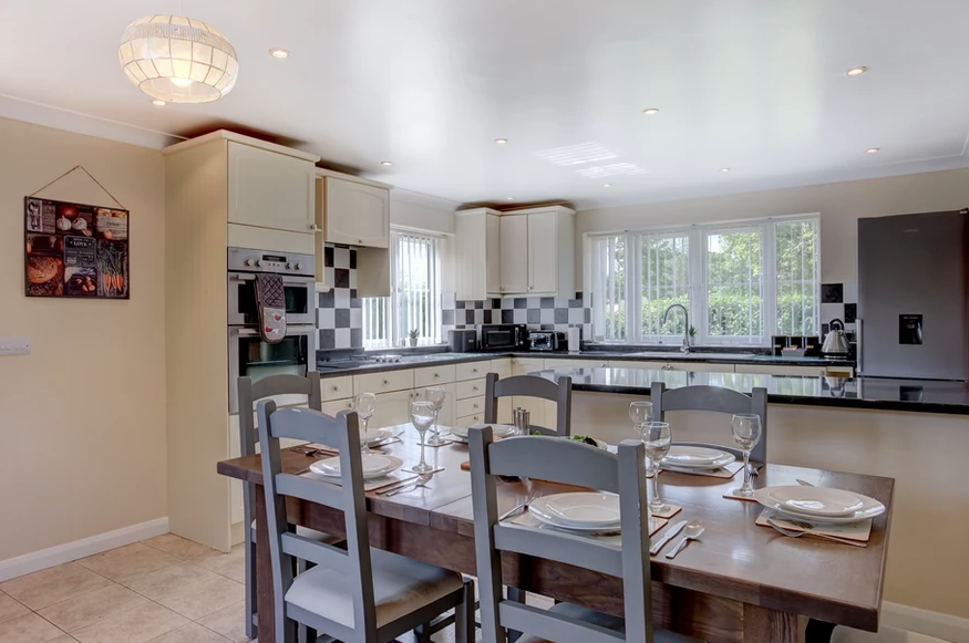 Kitchen Diner at Teasel Cottage