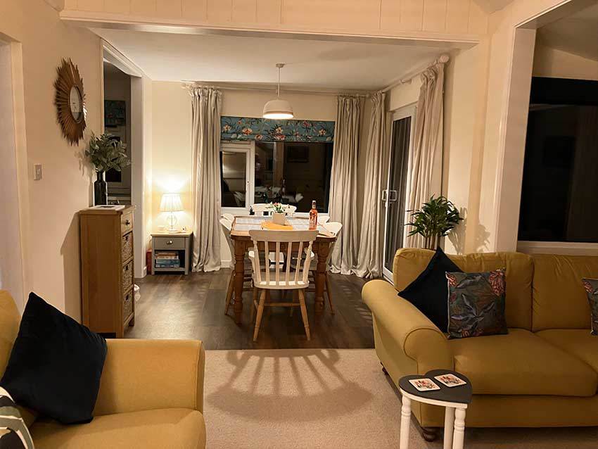 Open Plan Iving Room And Dining Room Sunray Holiday Cottage